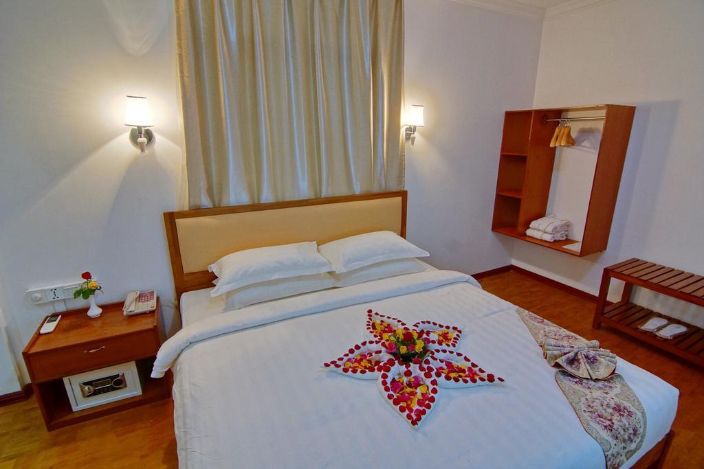 Wilson Hotel Mandalay Room photo