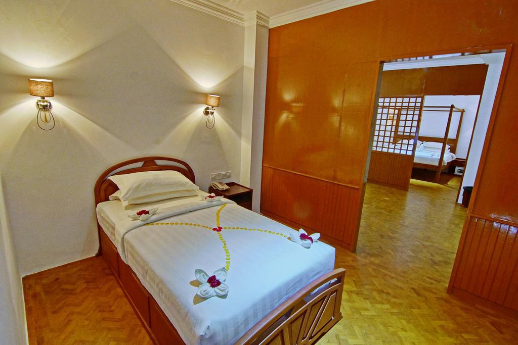 Wilson Hotel Mandalay Room photo